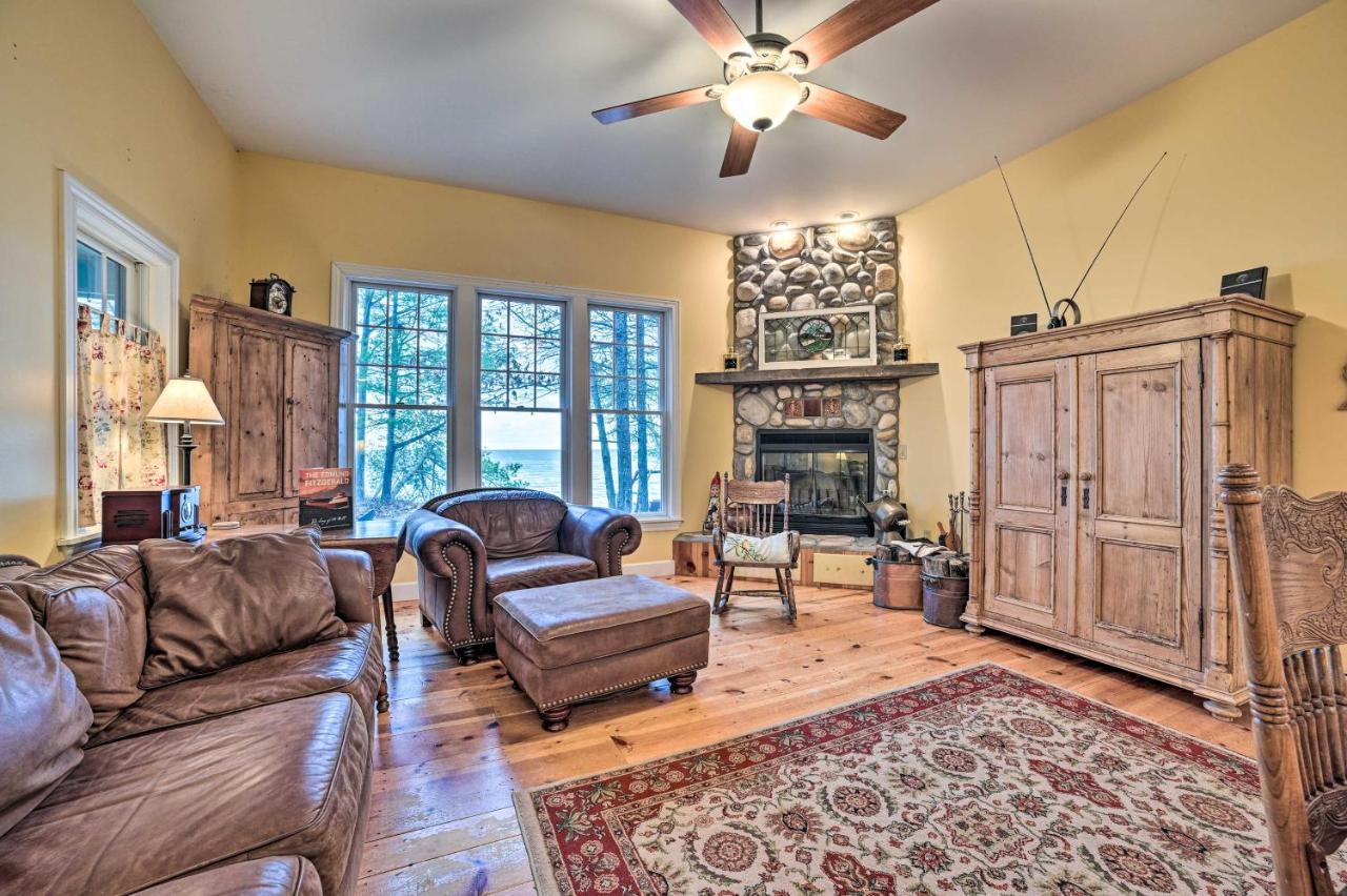 Waterfront Cheboygan Home With Fire Pit מראה חיצוני תמונה