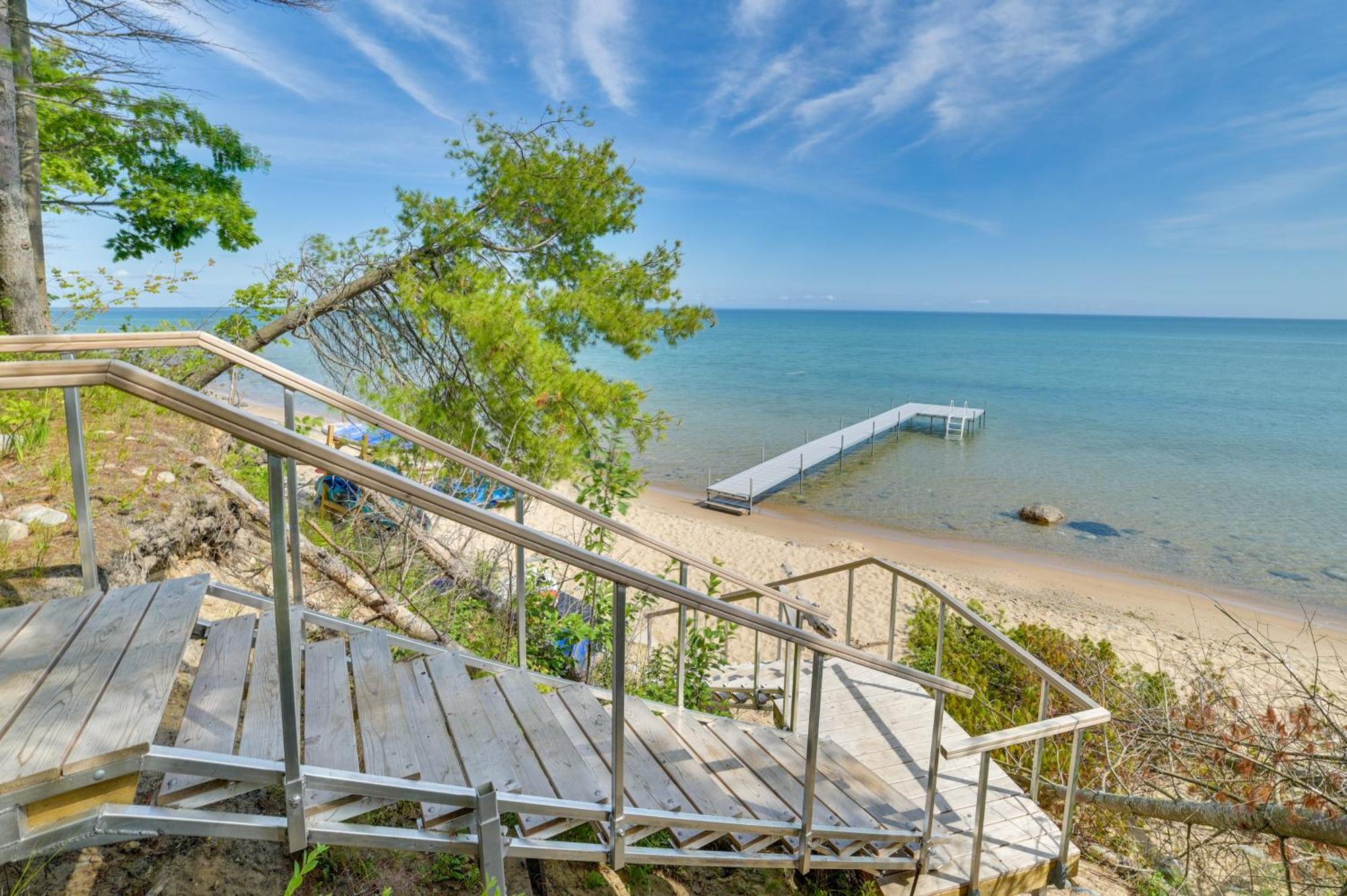 Waterfront Cheboygan Home With Fire Pit מראה חיצוני תמונה