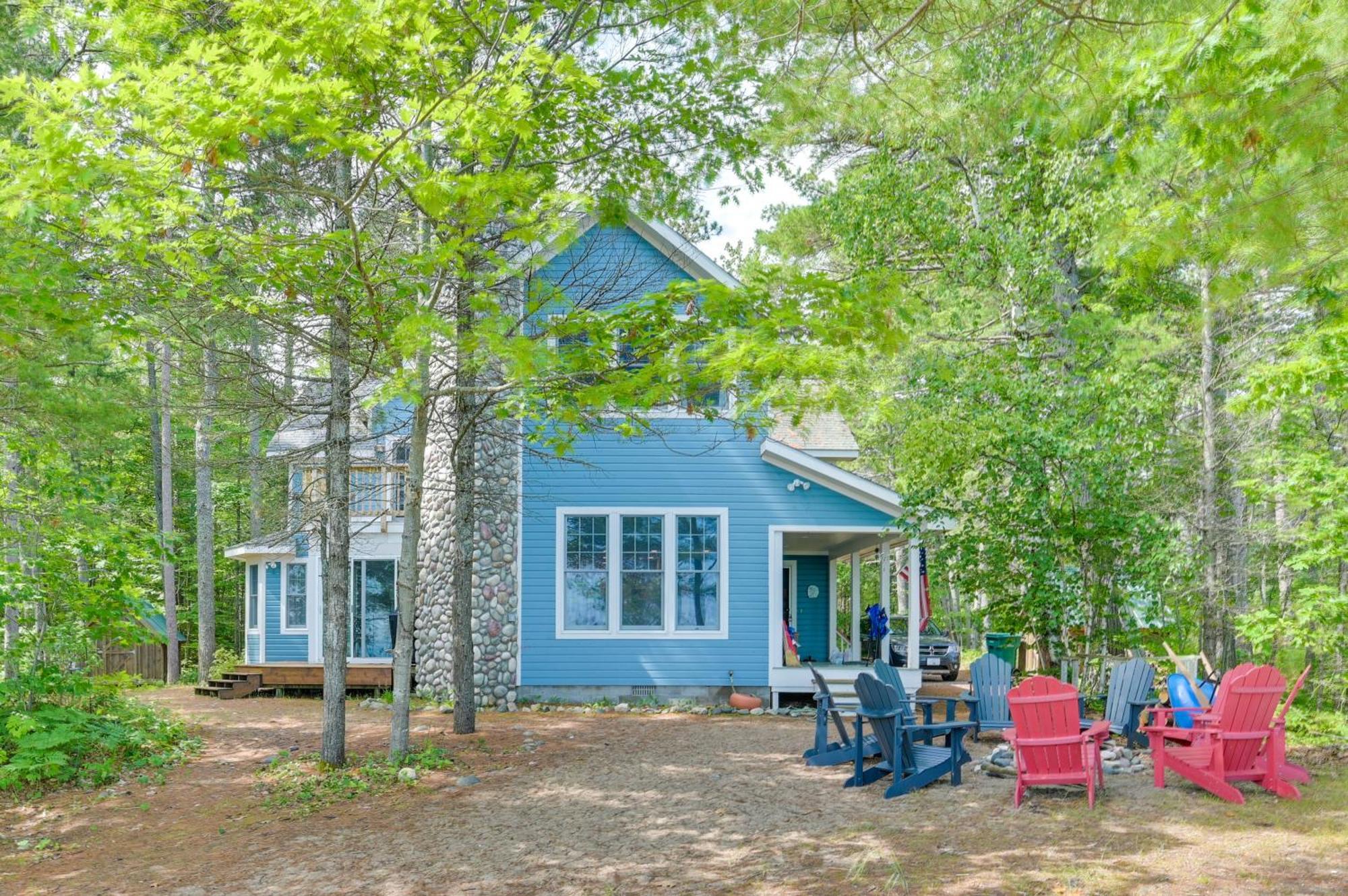 Waterfront Cheboygan Home With Fire Pit מראה חיצוני תמונה